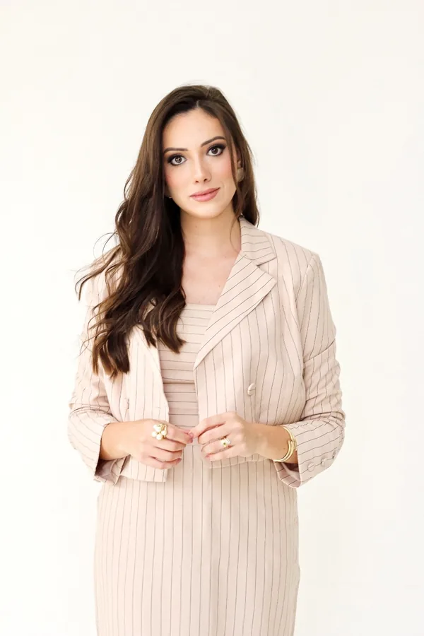 Dra. Thaís Cristine